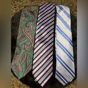 Lot of 3 neckties Men’s designer Dior DKNY
Georgio B.